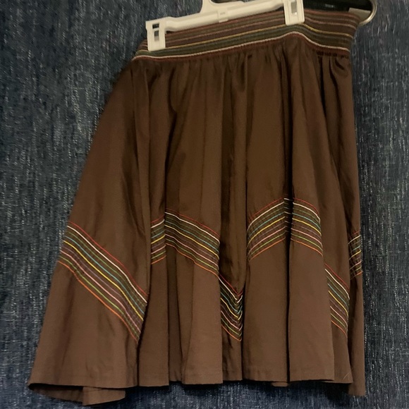 Brown skirt with rainbow striped stitching - Picture 2 of 3